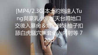 欲望小少妇全程露脸大秀直播，黑丝制服诱惑